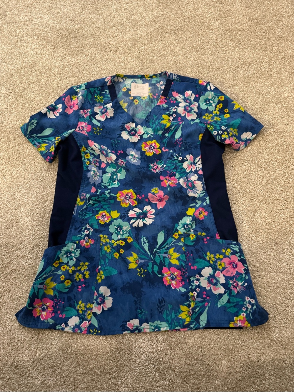 Cherokee iflex Blooming Tie Dye Floral Print Scrub Top size XS